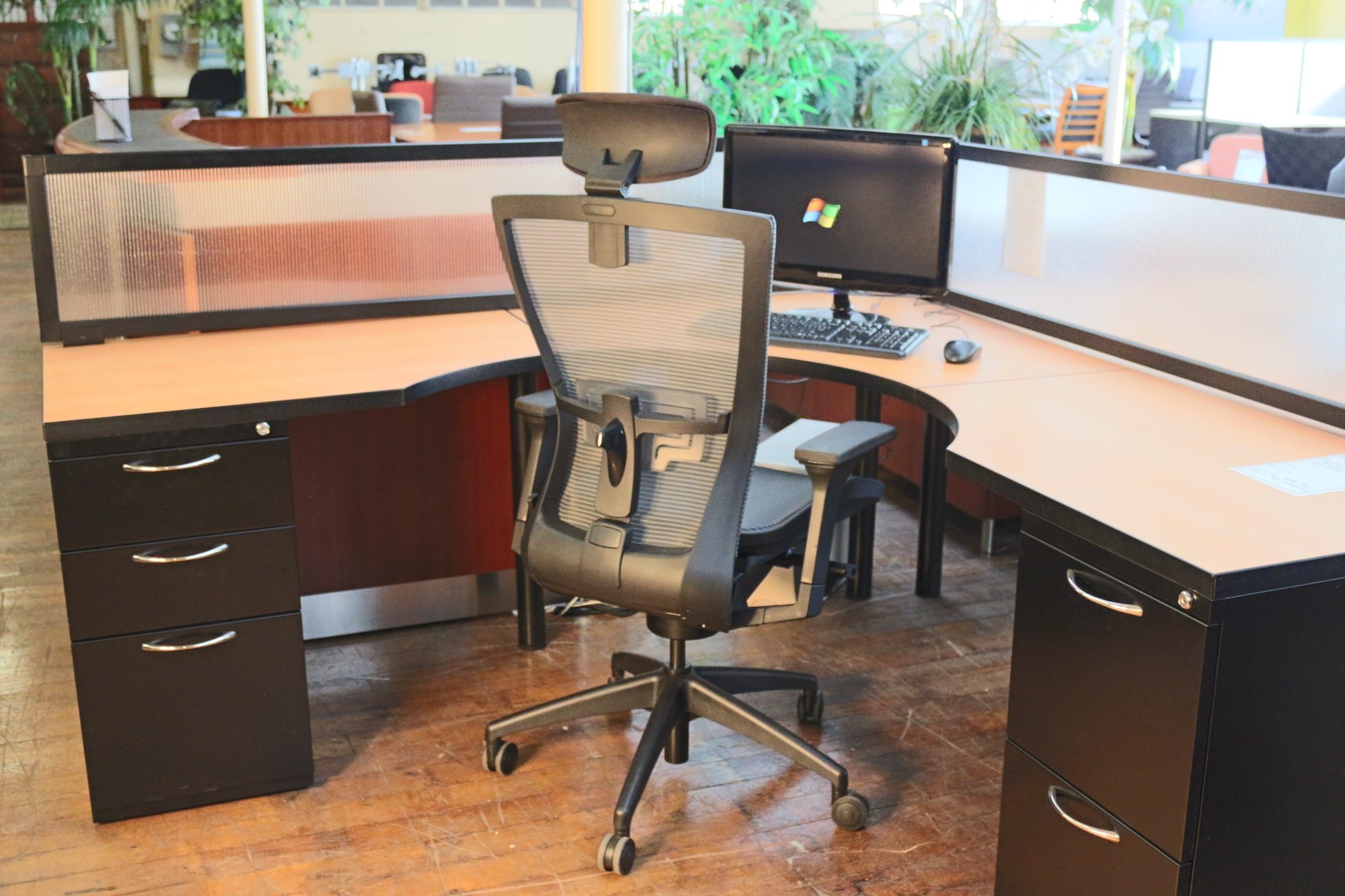 NEW Design your own custom modular desking system