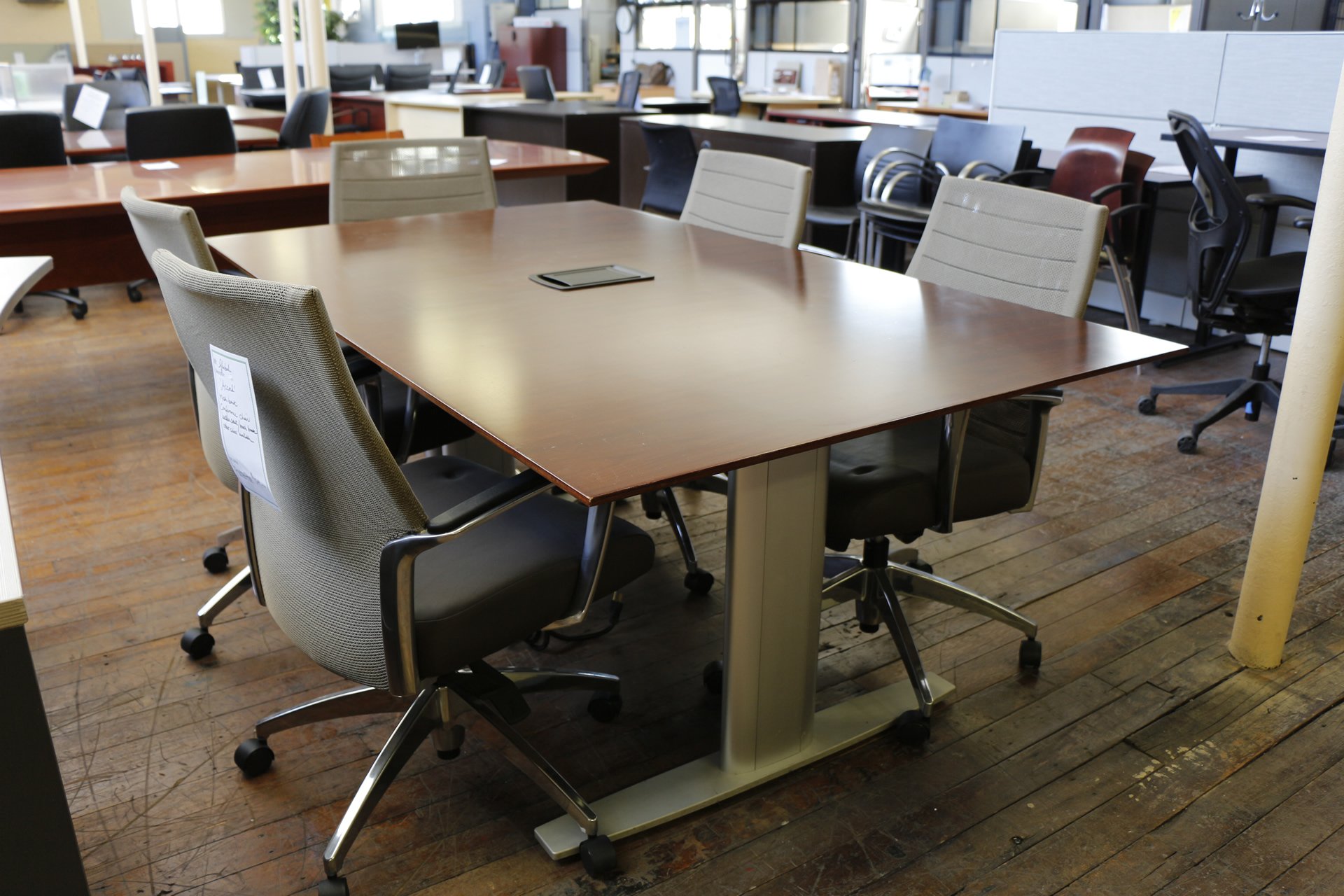 Bernhardt Entity 6′ Conference Table