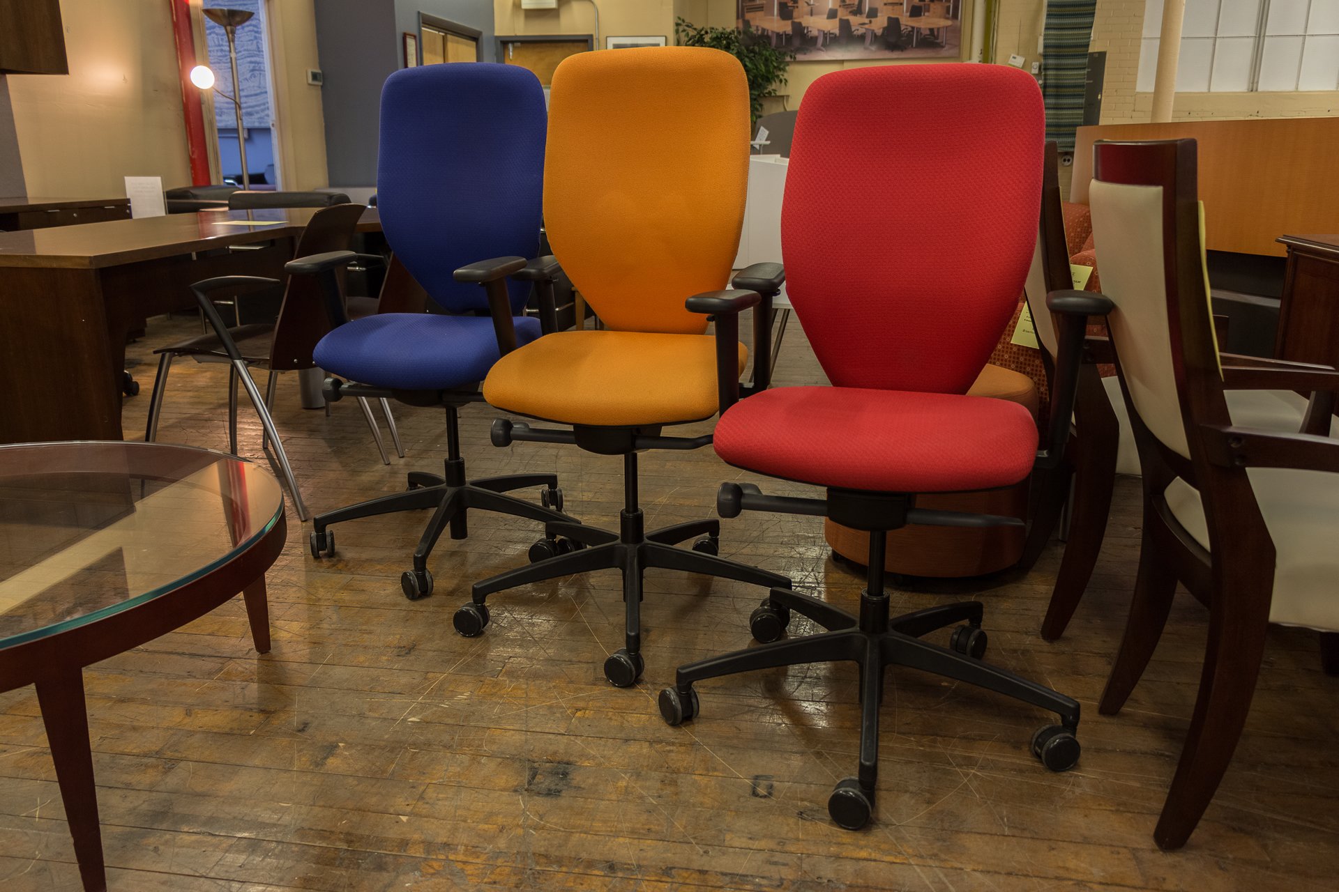 peartreeofficefurniture_peartreeofficefurniture_peartreeofficefurniture_boss-design-multi-function-task-chairs-in-red-blue-and-orange-12.jpg