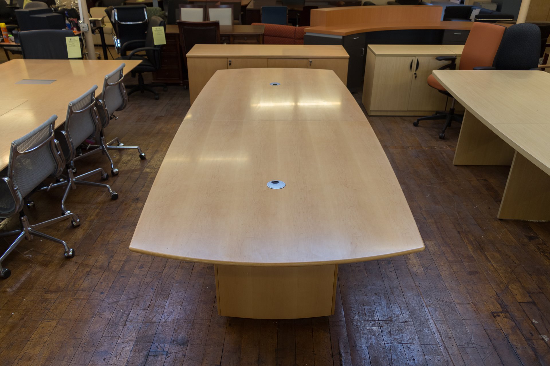 peartreeofficefurniture_peartreeofficefurniture_peartreeofficefurniture_peartree-sienna-series-boat-shaped-wood-conference-table-1.jpg