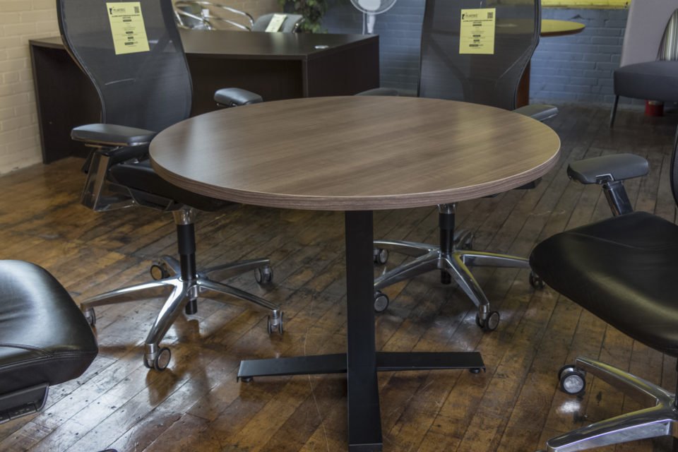 Peartree Trend 42″ Round Laminate Meeting Table