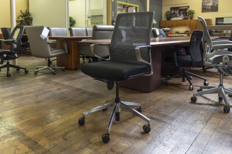 Peartree Eclipse Mid-Back Mesh Conference Chairs