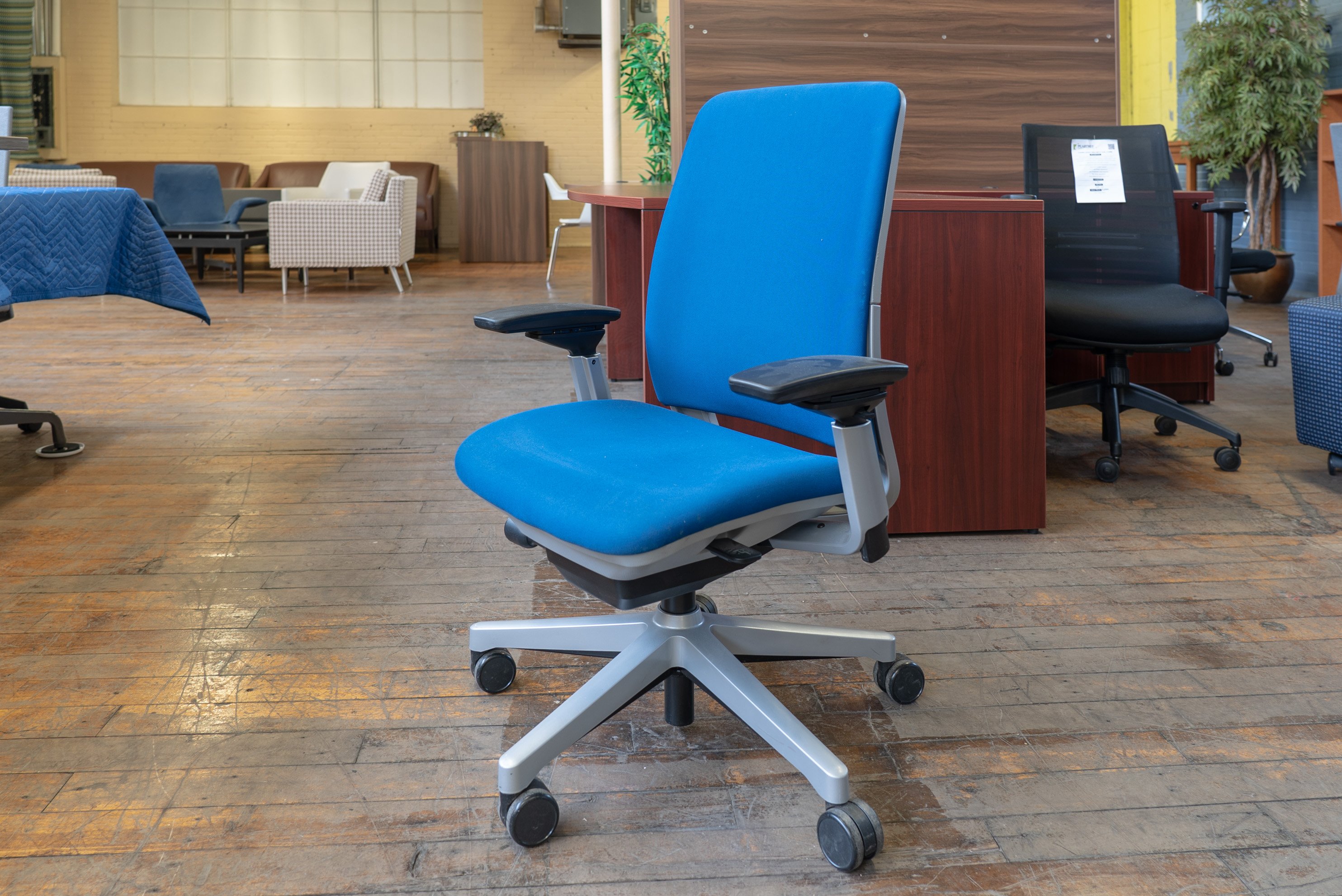 steelcase-amia-task-chairs