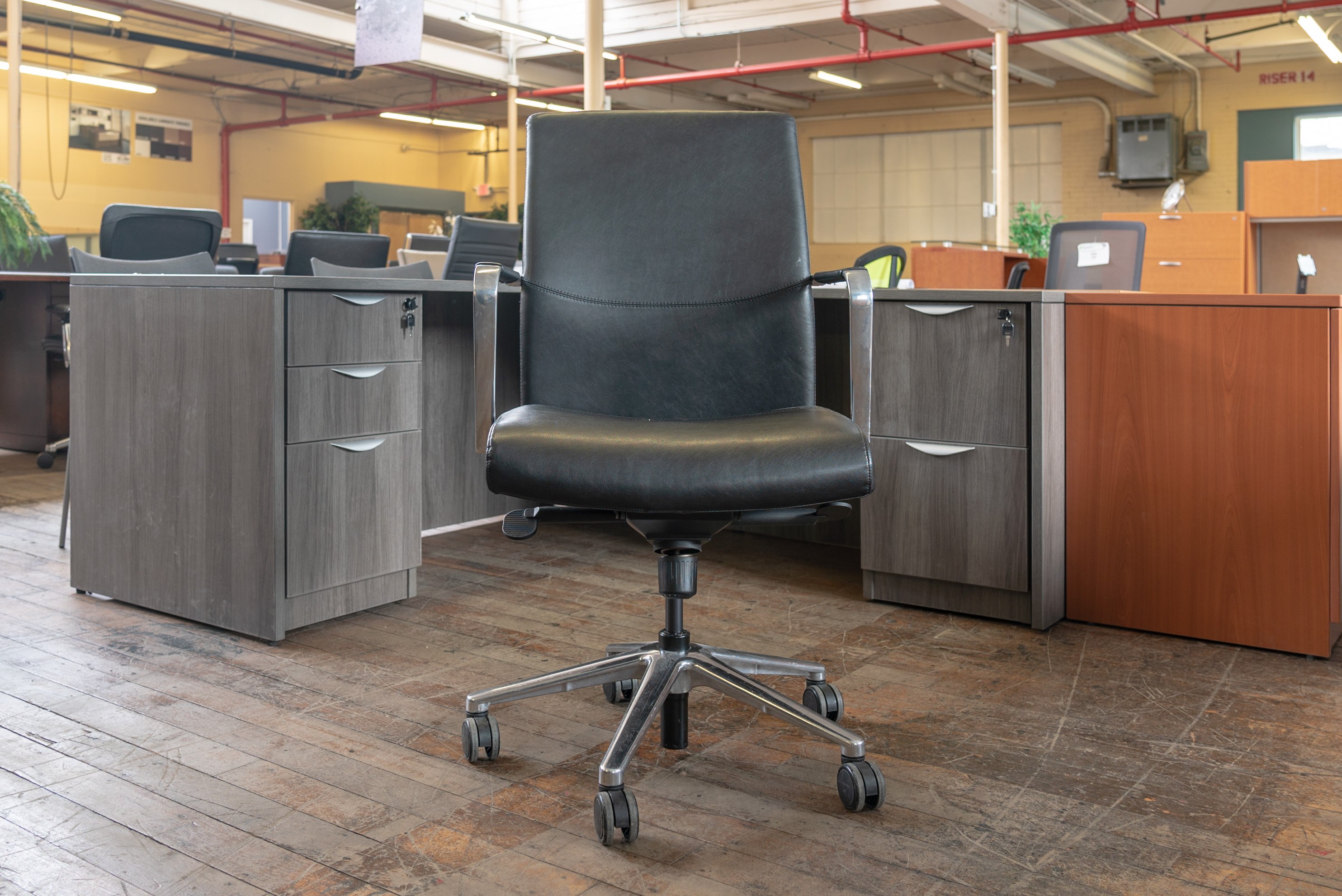 keilhauer-vanilla-mid-back-leather-conference-chairs