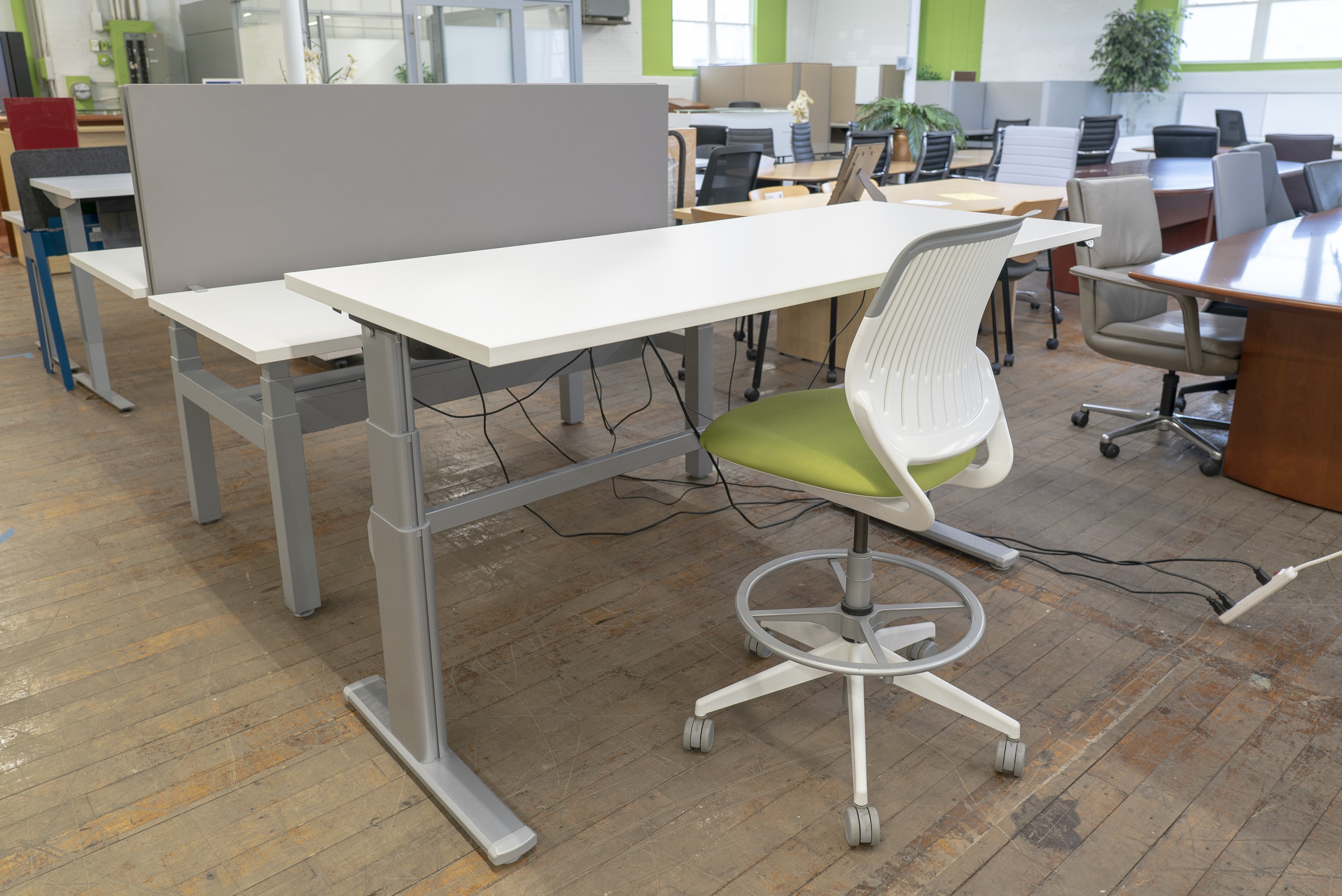 steelcase-series-5-height-adjustable-sit-to-stand-desk