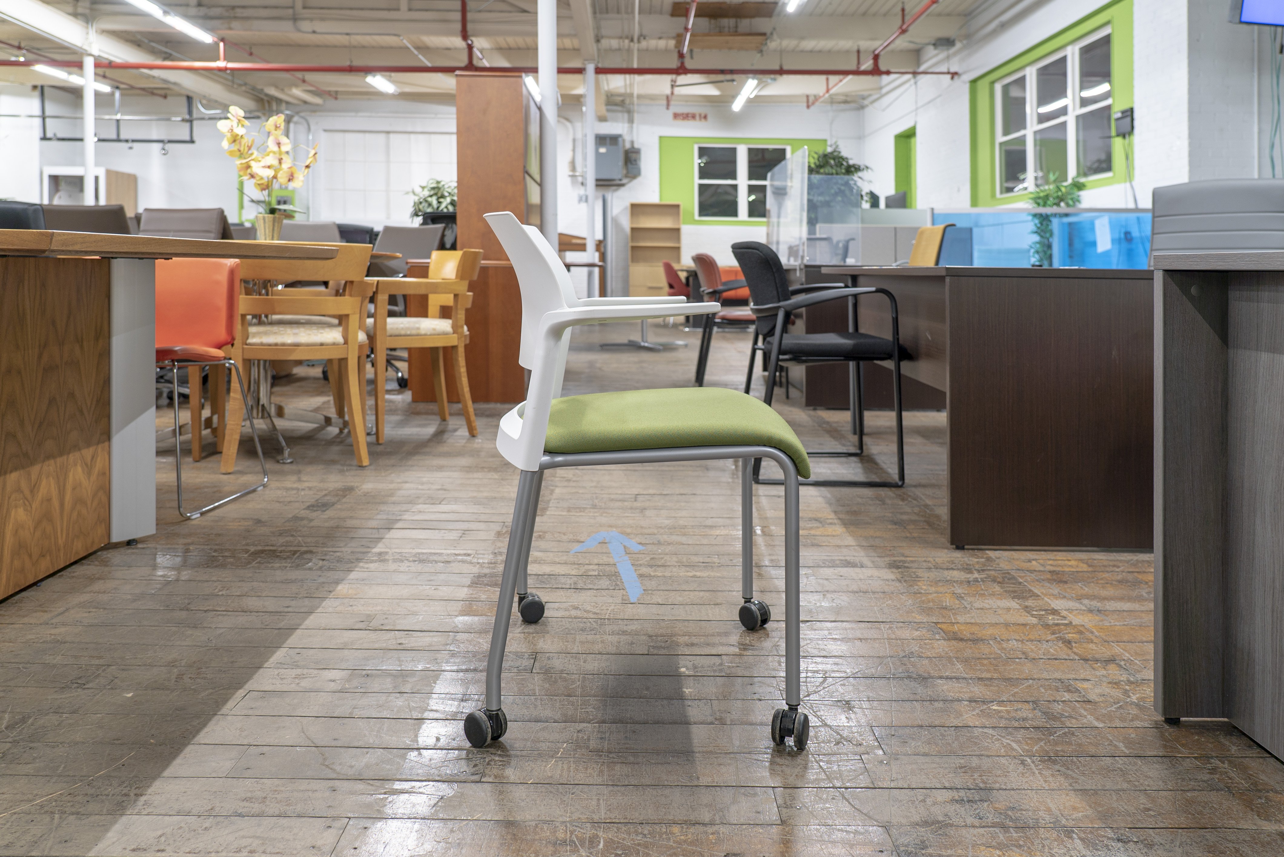steelcase-move-mobile-stack-chairs